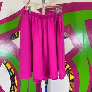 Twenty Ten, Bright Pink Extremely Wide Leg Shorts with Pockets. Size Small.
